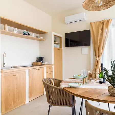 Kartika Charming House *